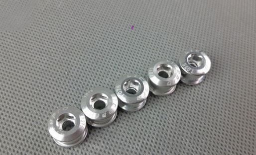 Akantor Chain Ring Screws